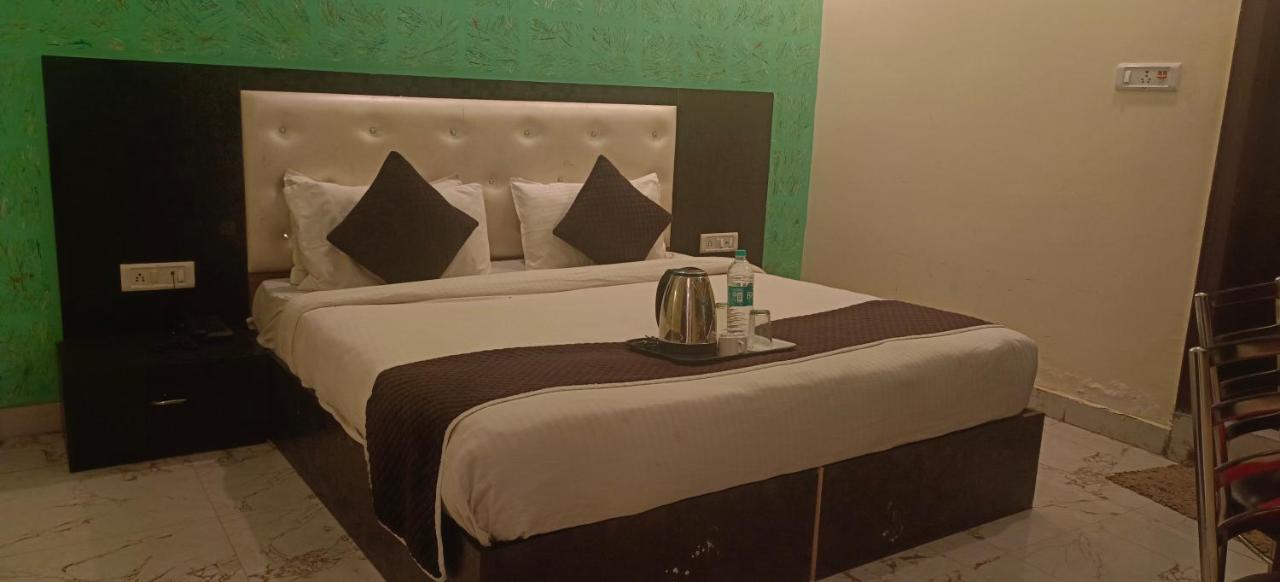 Airport Hotel Prince Palace By Byobhotels Nova Deli Exterior foto