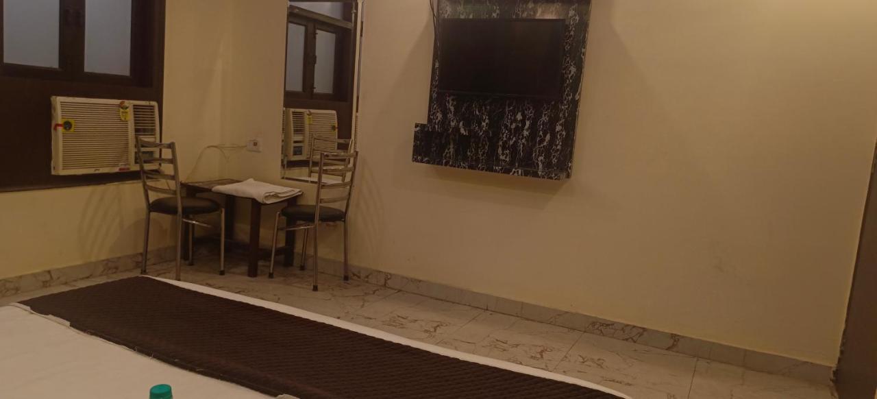Airport Hotel Prince Palace By Byobhotels Nova Deli Exterior foto